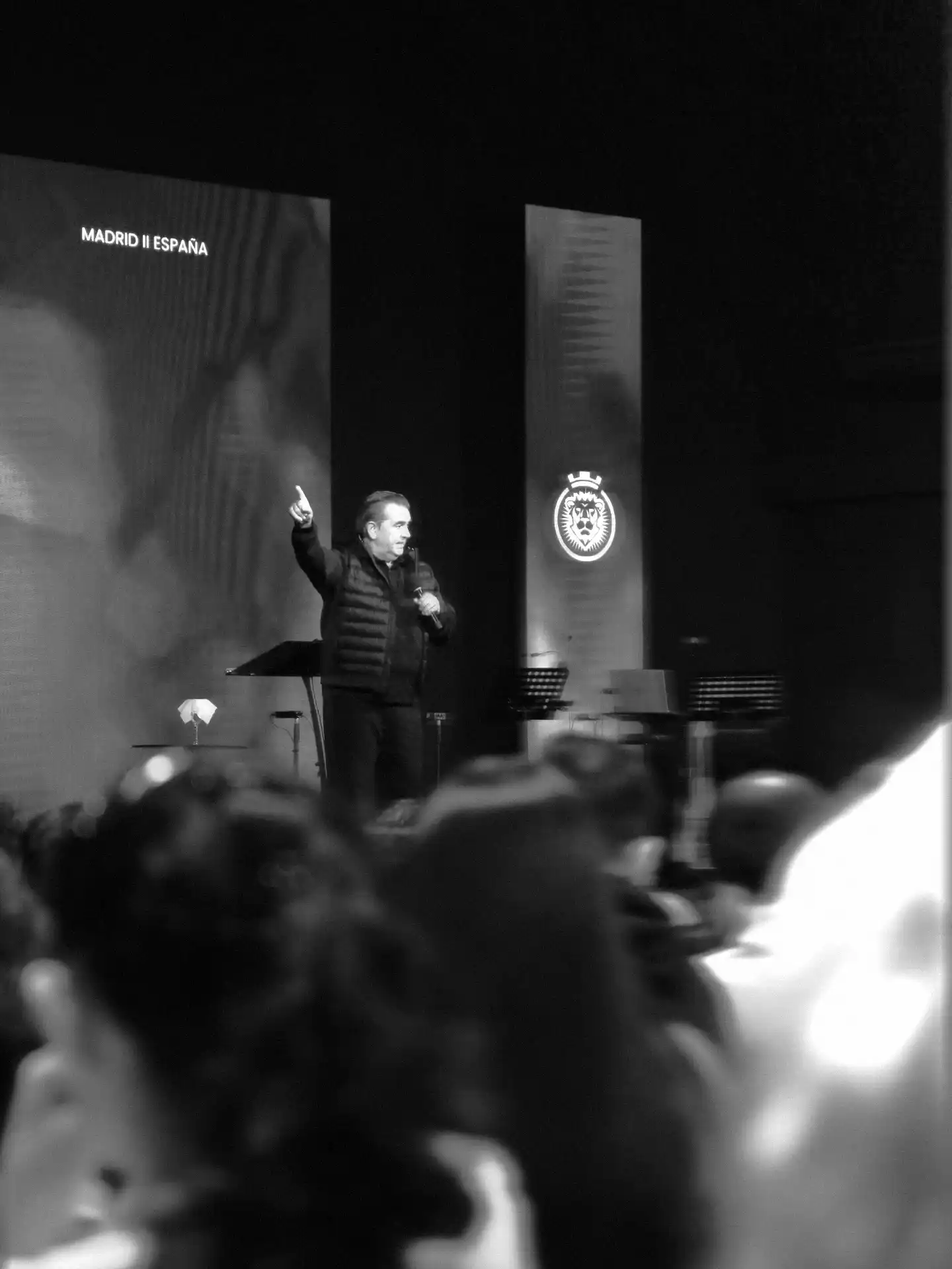 Pastor predicando